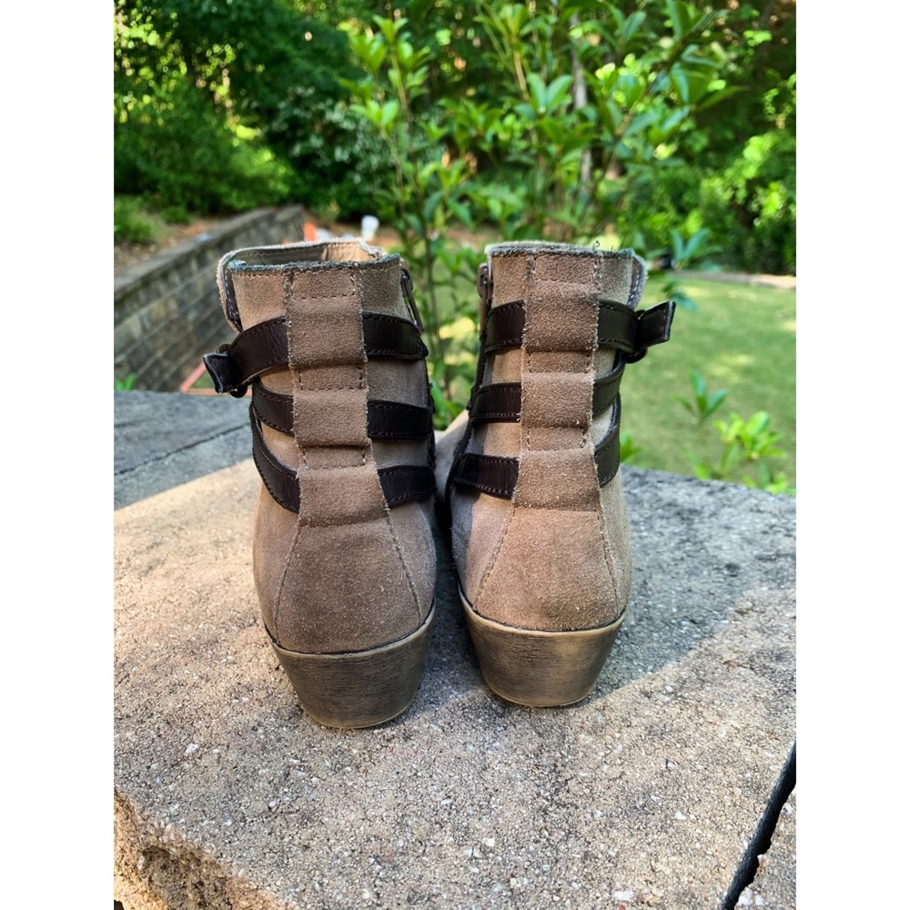 White Mountain boots, size 8M - Picture 4 of 7